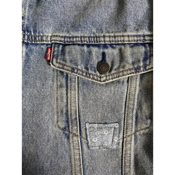 NWT LEVI'S JEAN JACKET MENS PREMIUM TRUCKER DISTRESSED PATCHWORK DENIM BLUE